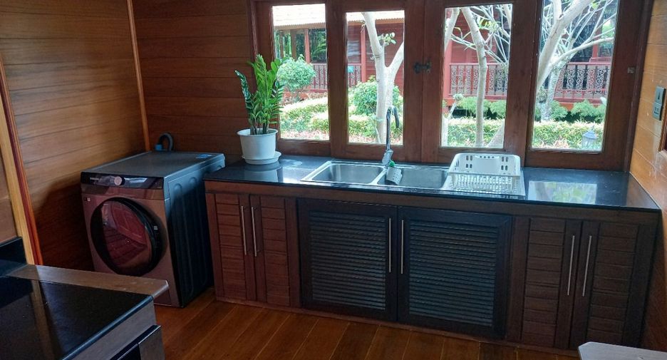 For rent 4 bedrooms villa in Ko Samui, Surat Thani