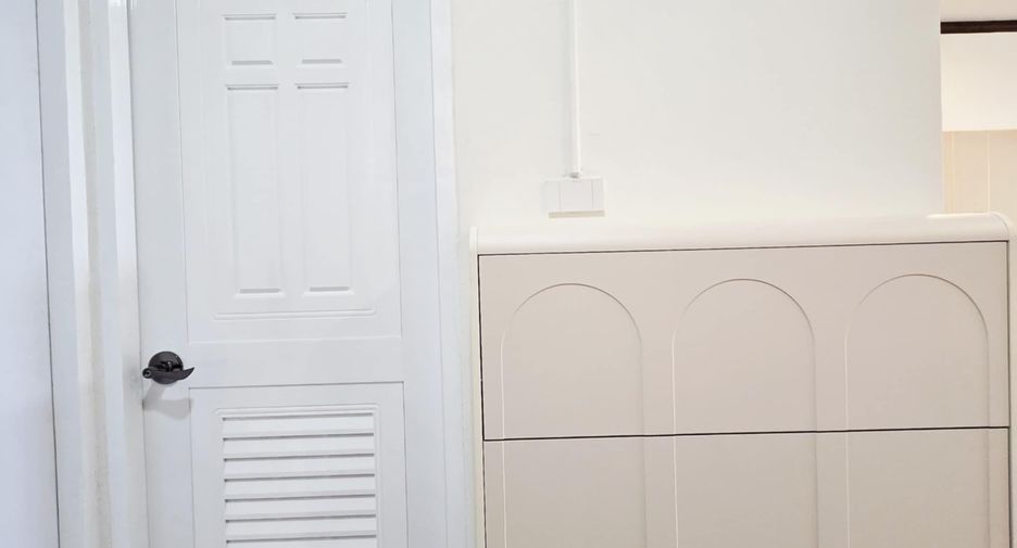 For sale studio condo in Huai Khwang, Bangkok