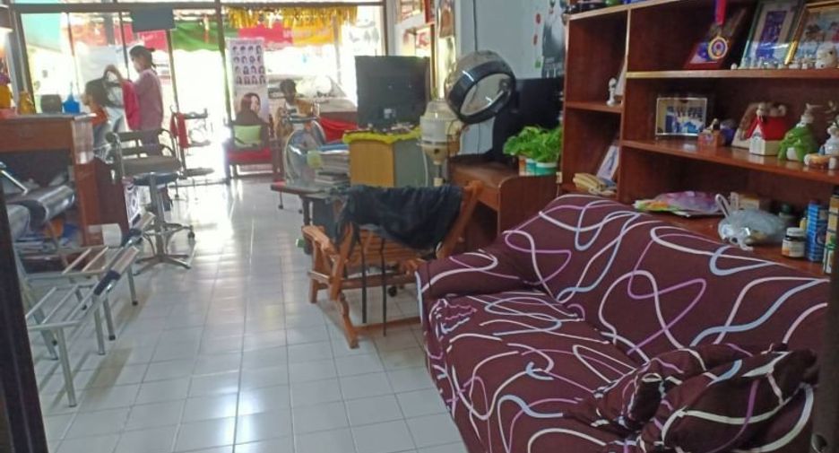 For sale 3 bedrooms retail Space in Mueang Chiang Mai, Chiang Mai