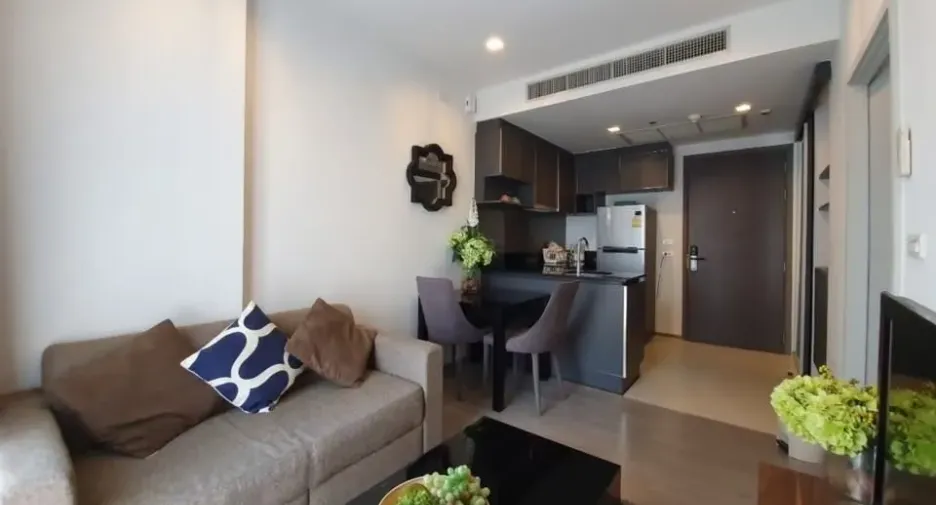 Wohnung zum Kauf mit 1 Zimmer in Khlong San, Bangkok