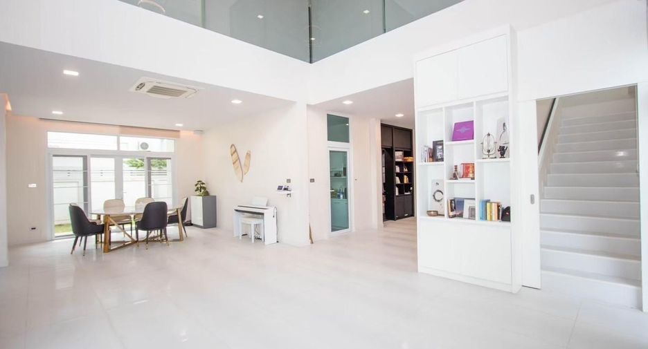 For sale 5 bedrooms house in Mueang Chiang Mai, Chiang Mai