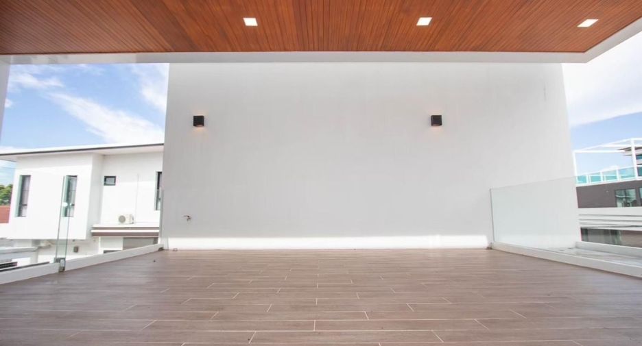 For sale 5 bedrooms house in Mueang Chiang Mai, Chiang Mai