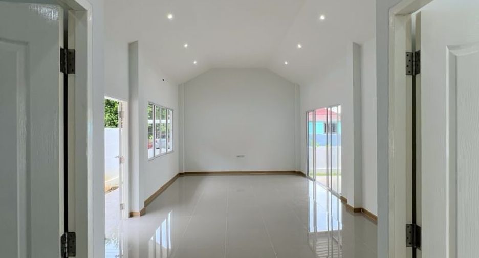 For sale 3 bedrooms house in Saraphi, Chiang Mai