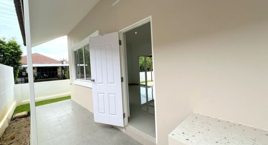 For sale 3 bedrooms house in Saraphi, Chiang Mai