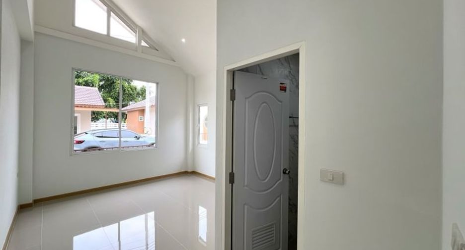For sale 3 bedrooms house in Saraphi, Chiang Mai