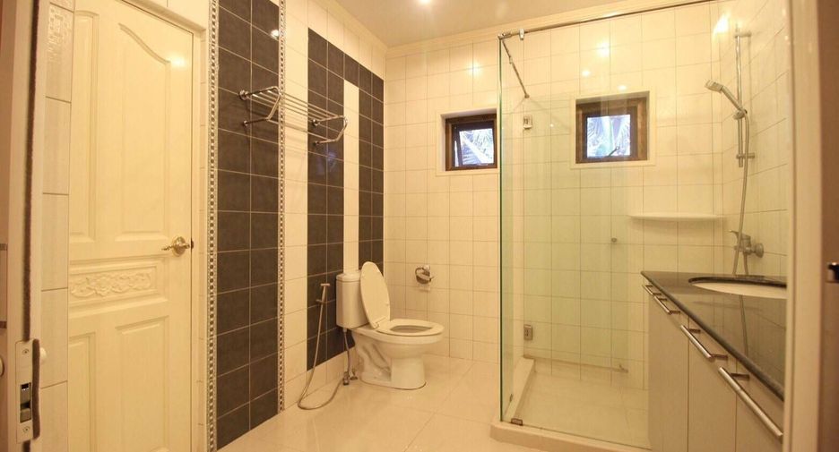 For sale and for rent 4 bedrooms villa in Hua Hin, Prachuap Khiri Khan