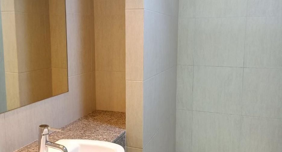 For sale studio condo in Watthana, Bangkok