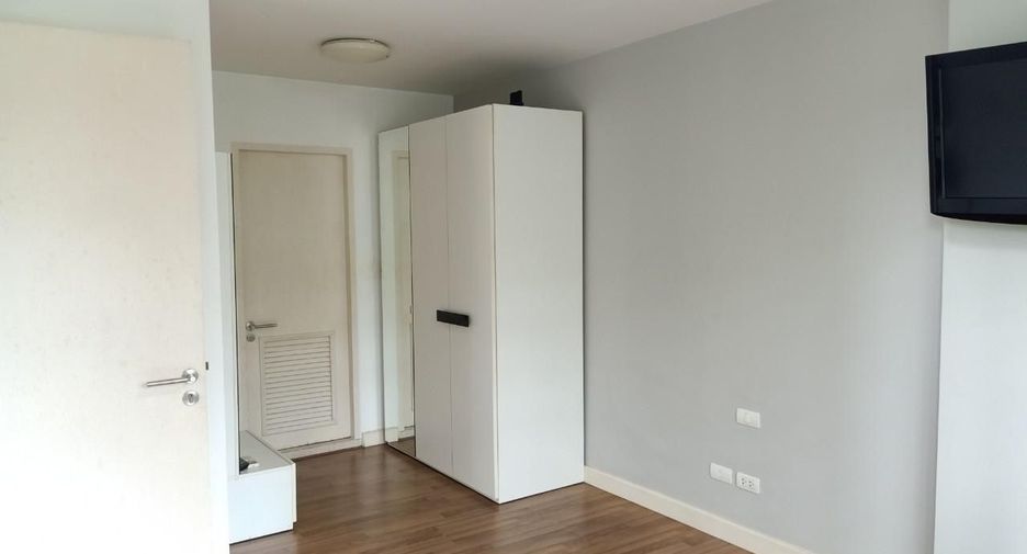 For sale studio condo in Watthana, Bangkok