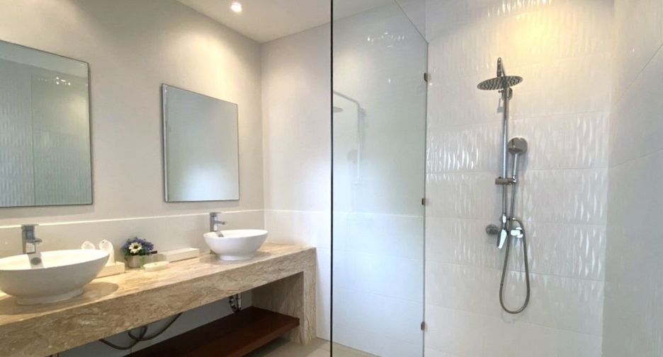 For rent 3 bedrooms townhouse in Ko Samui, Surat Thani