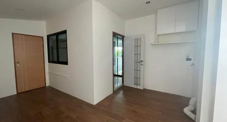 For sale 4 bedrooms townhouse in San Sai, Chiang Mai