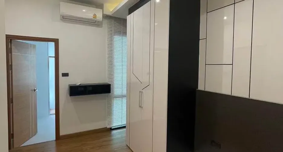 For sale 4 bedrooms townhouse in San Sai, Chiang Mai
