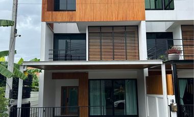 For sale 4 bedrooms townhouse in San Sai, Chiang Mai