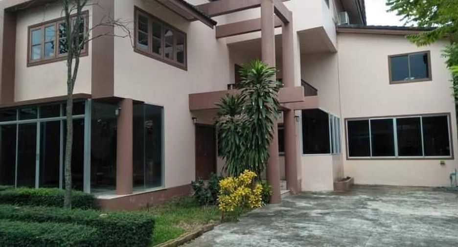 Продажа 4 спальни дом в Mueang Chiang Mai, Чианг Маи