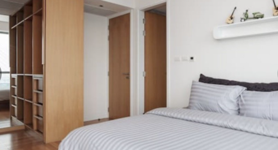 For sale and for rent 3 bedrooms condo in Yan Nawa, Bangkok