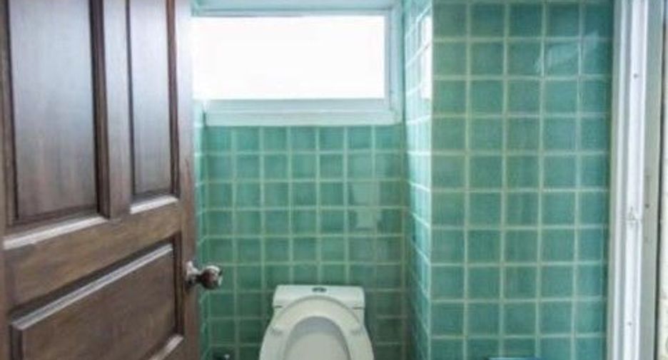 For sale 6 bedrooms retail Space in Mueang Chiang Mai, Chiang Mai