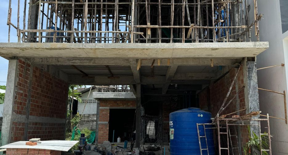 For sale 3 bedrooms villa in Mueang Phuket, Phuket