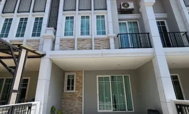 For rent 3 bedrooms townhouse in Mueang Chiang Mai, Chiang Mai