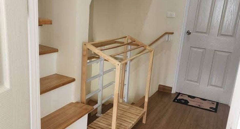 For rent 3 bedrooms townhouse in Mueang Chiang Mai, Chiang Mai