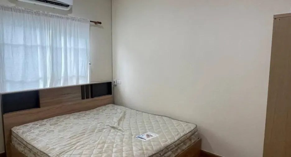 For rent 3 bedrooms townhouse in Mueang Chiang Mai, Chiang Mai