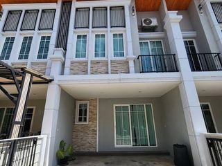 For Rent 3 Bedroom Townhouse In Mueang Chiang Mai