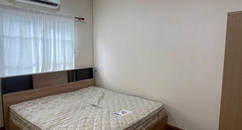 For rent 3 bedrooms townhouse in Mueang Chiang Mai, Chiang Mai