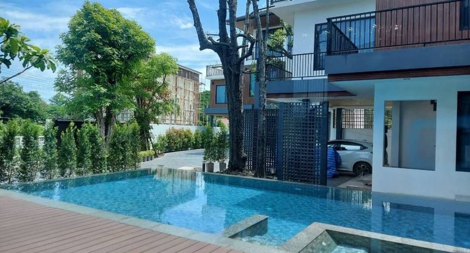 For sale 9 bedrooms house in Mueang Chiang Mai, Chiang Mai