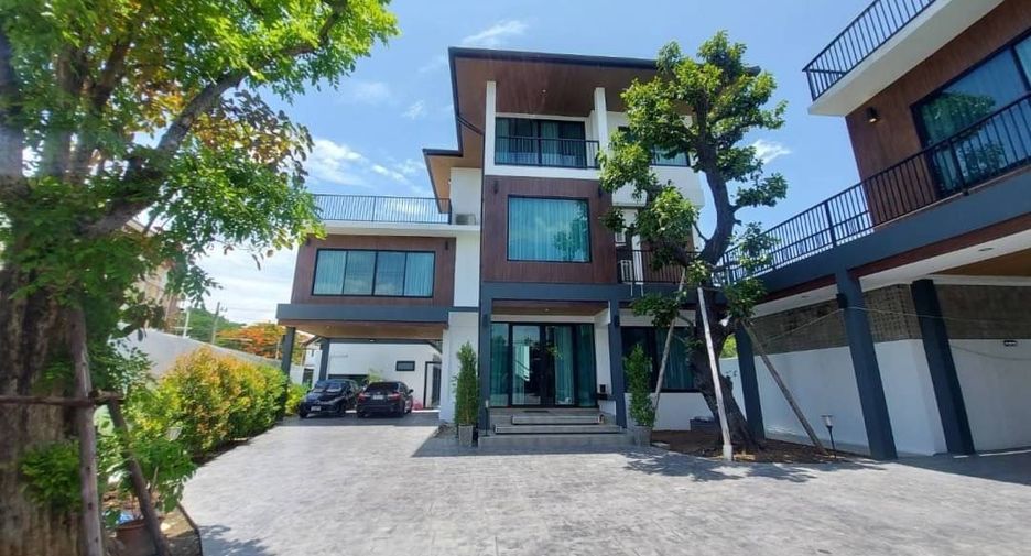 For sale 9 bedrooms house in Mueang Chiang Mai, Chiang Mai