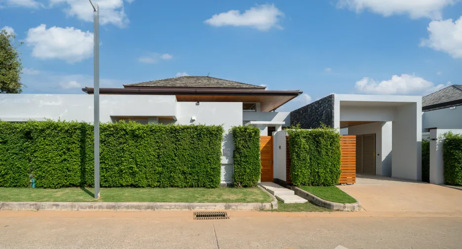 For sale 4 bedrooms villa in Thalang, Phuket