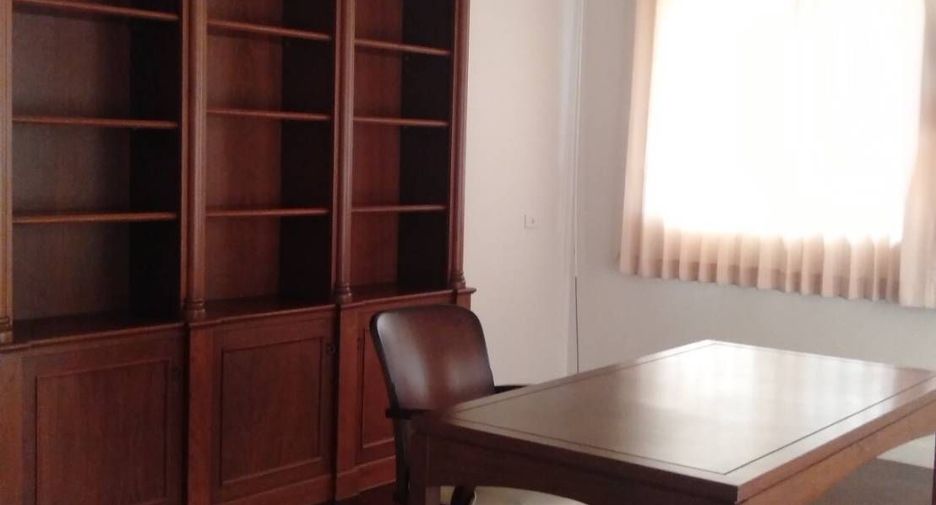 À vendre 4 chambres maison à Hang Dong, Chiang Mai