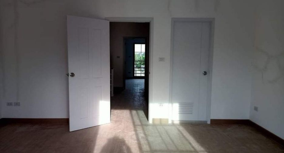 For rent 2 ベッドルーム retail Space in Bang Pakong, Chachoengsao