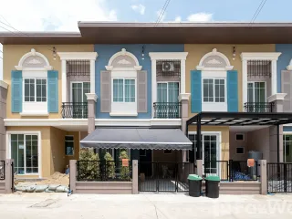 À louer 3 chambres maison de ville à Thanyaburi, Pathum Thani