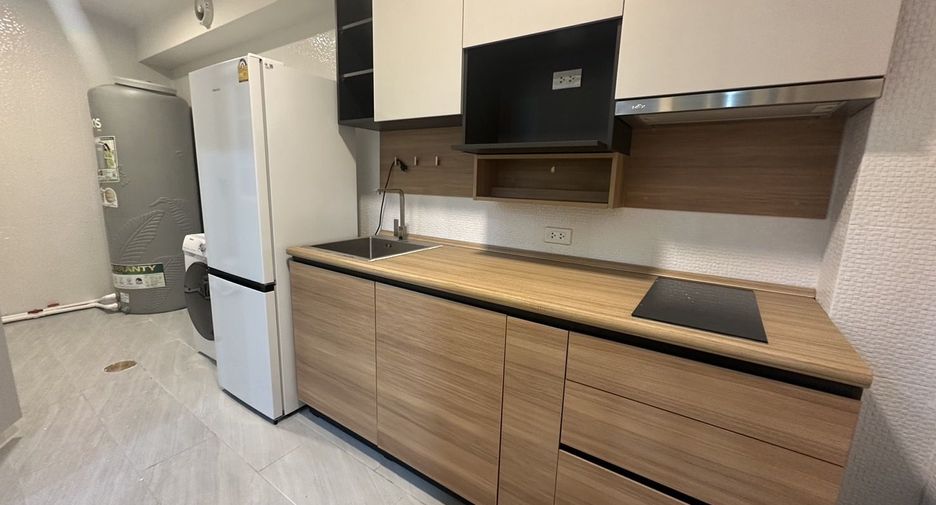 For rent 4 bedrooms townhouse in Mueang Chiang Mai, Chiang Mai