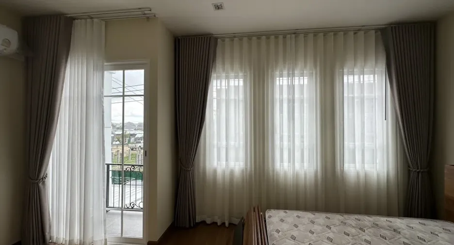 For rent 4 bedrooms townhouse in Mueang Chiang Mai, Chiang Mai