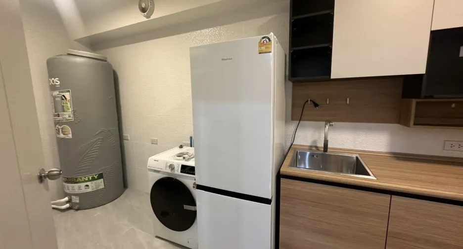 For rent 4 bedrooms townhouse in Mueang Chiang Mai, Chiang Mai