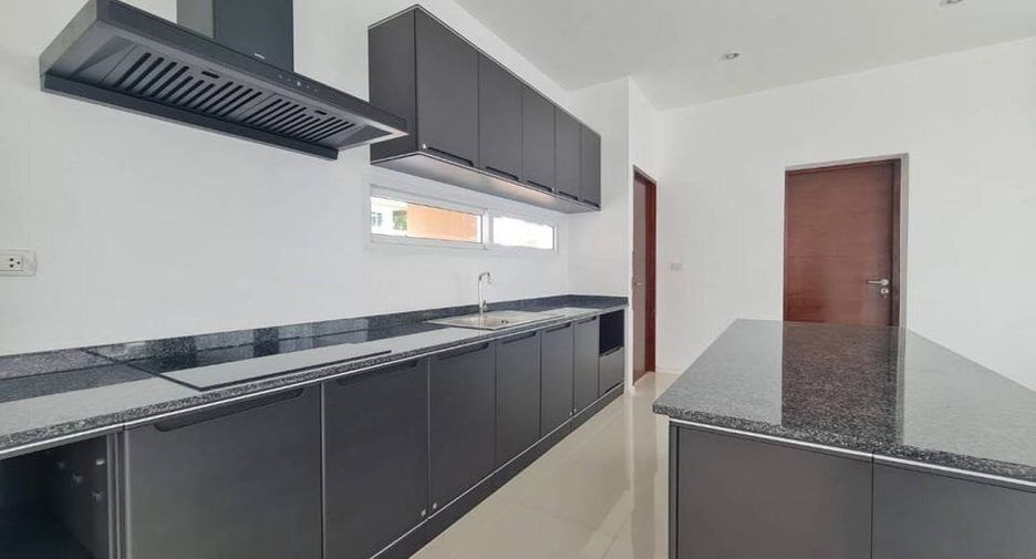 Villa en venta de 5 habitaciones en Bang Lamung, Chonburi