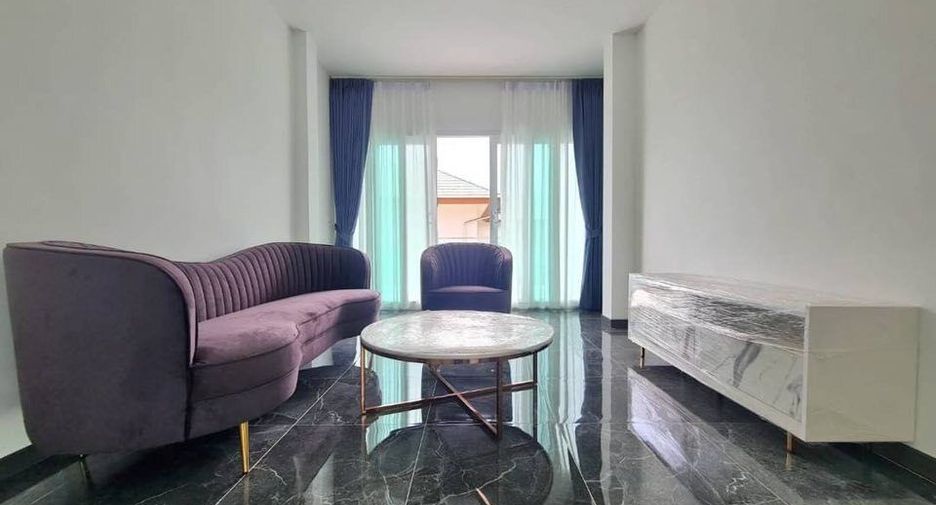 Villa en venta de 5 habitaciones en Bang Lamung, Chonburi