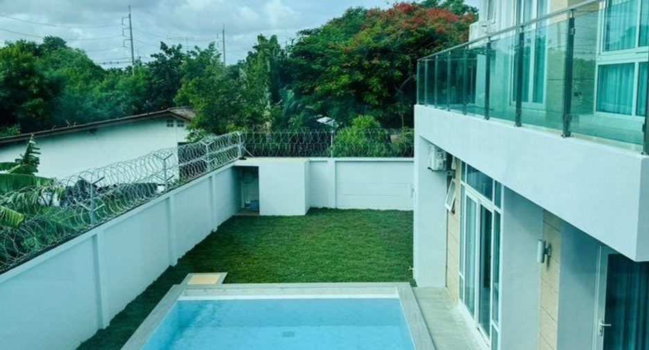 Villa en venta de 5 habitaciones en Bang Lamung, Chonburi