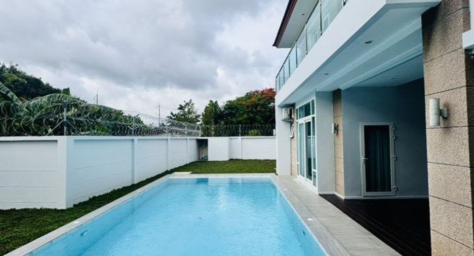 Villa en venta de 5 habitaciones en Bang Lamung, Chonburi
