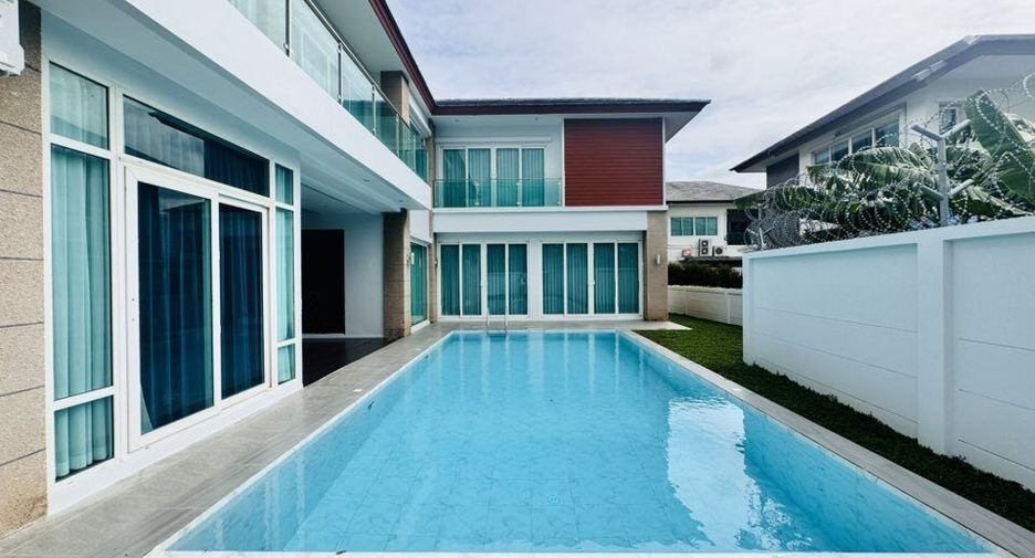 Villa en venta de 5 habitaciones en Bang Lamung, Chonburi