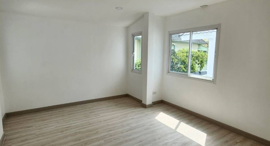 À vendre 4 chambres maison à Hang Dong, Chiang Mai