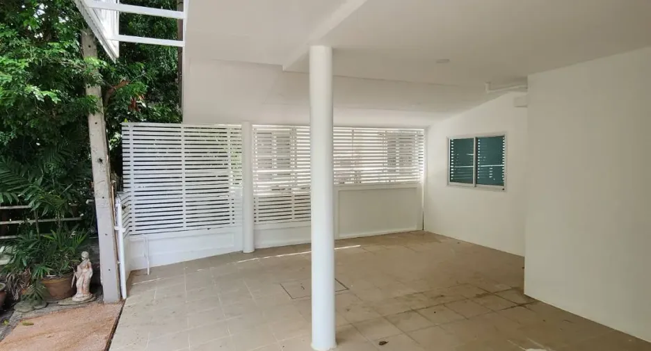 À vendre 4 chambres maison à Hang Dong, Chiang Mai