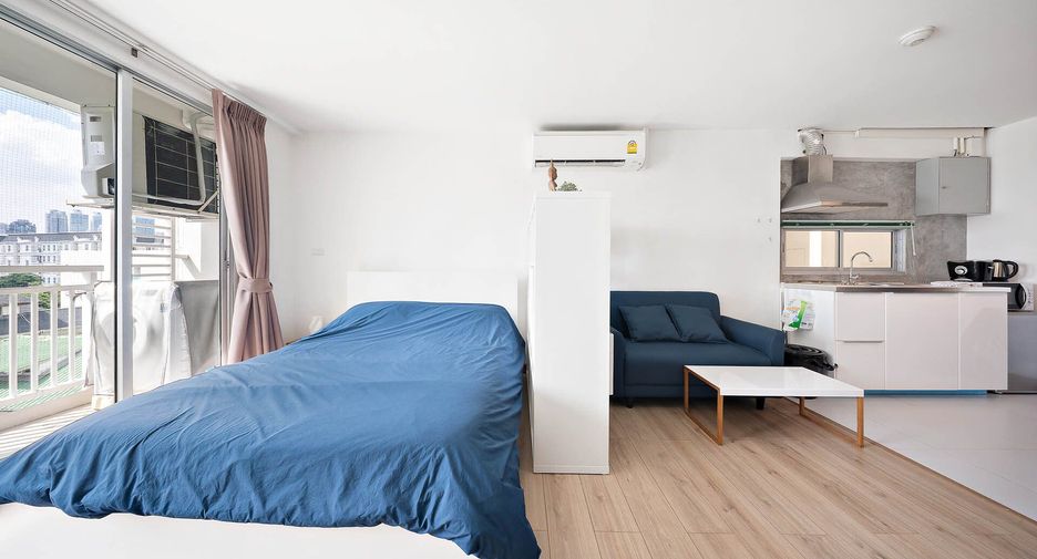 For sale studio condo in Khlong Toei, Bangkok