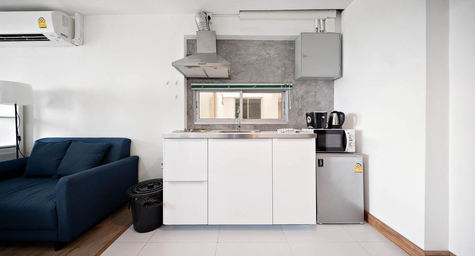 For sale studio condo in Khlong Toei, Bangkok