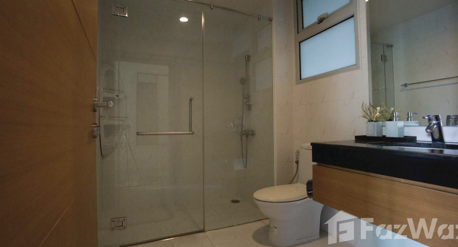 For sale 3 bedrooms condo in Yan Nawa, Bangkok