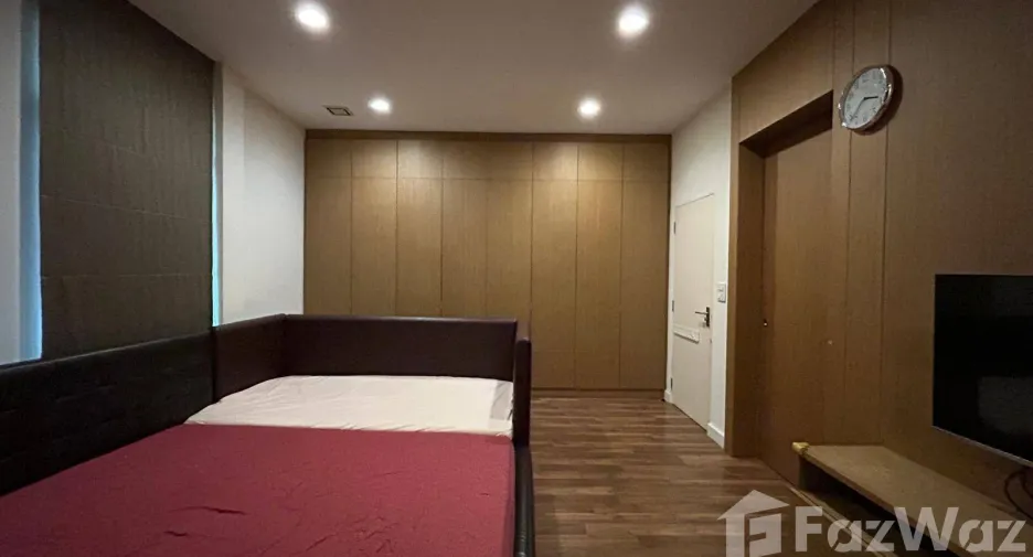 For sale 4 bedrooms house in Prawet, Bangkok