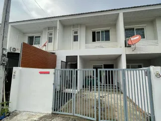 For Rent 2 Bedroom Townhouse In Mueang Chiang Mai