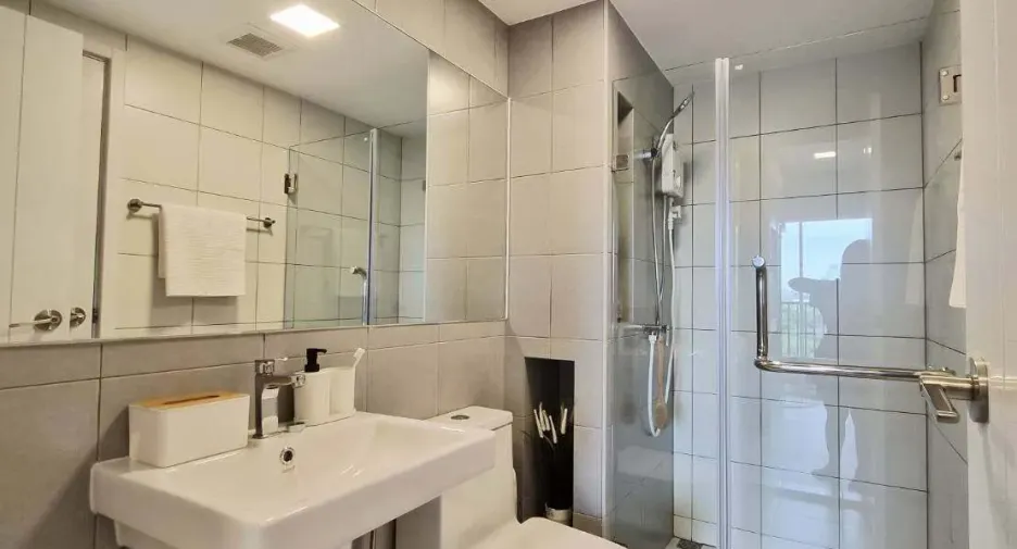 For sale 1 bed condo in Phra Khanong, Bangkok