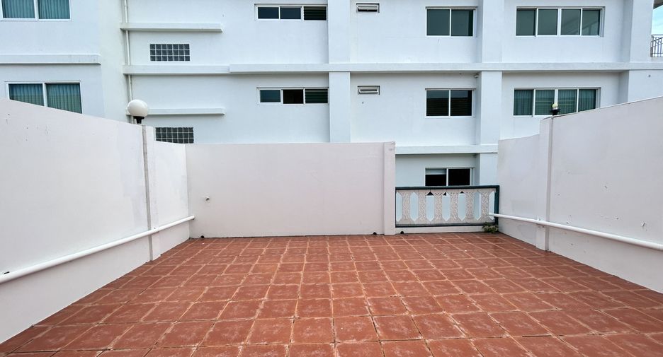 For rent 4 ベッドルーム townhouse in Hua Hin, Prachuap Khiri Khan