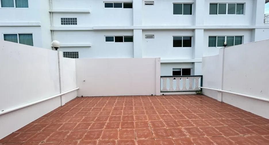 For rent 4 bedrooms townhouse in Hua Hin, Prachuap Khiri Khan