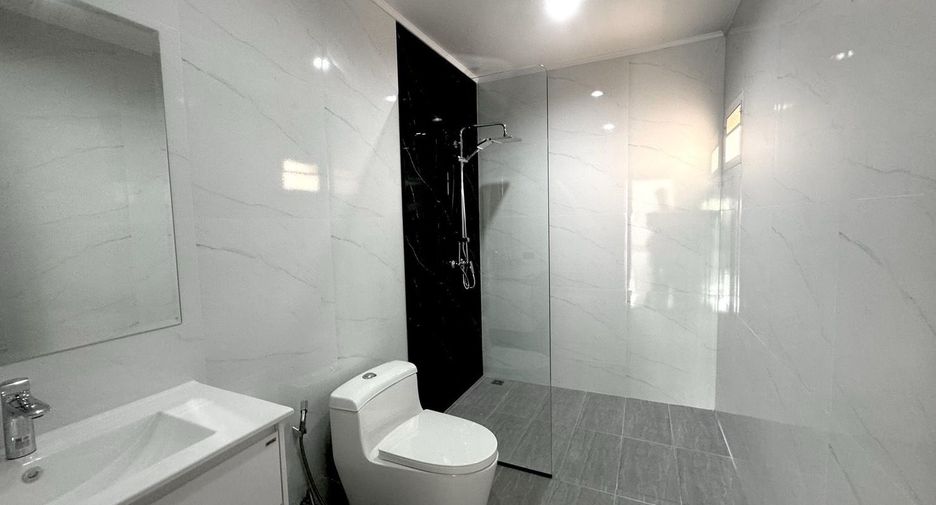 For sale 3 bedrooms house in Bang Lamung, Chonburi
